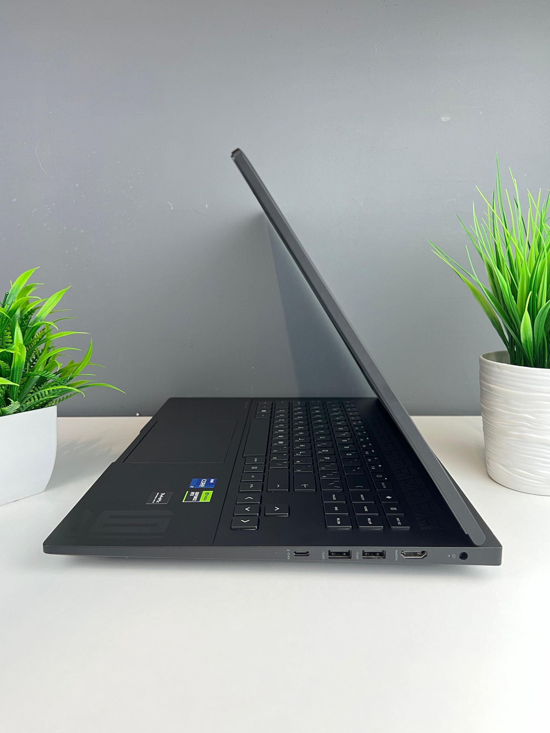 Ноутбук Hp Omen  Intel Core i7  13-поколение  ядер 32 GB 15 дюймов