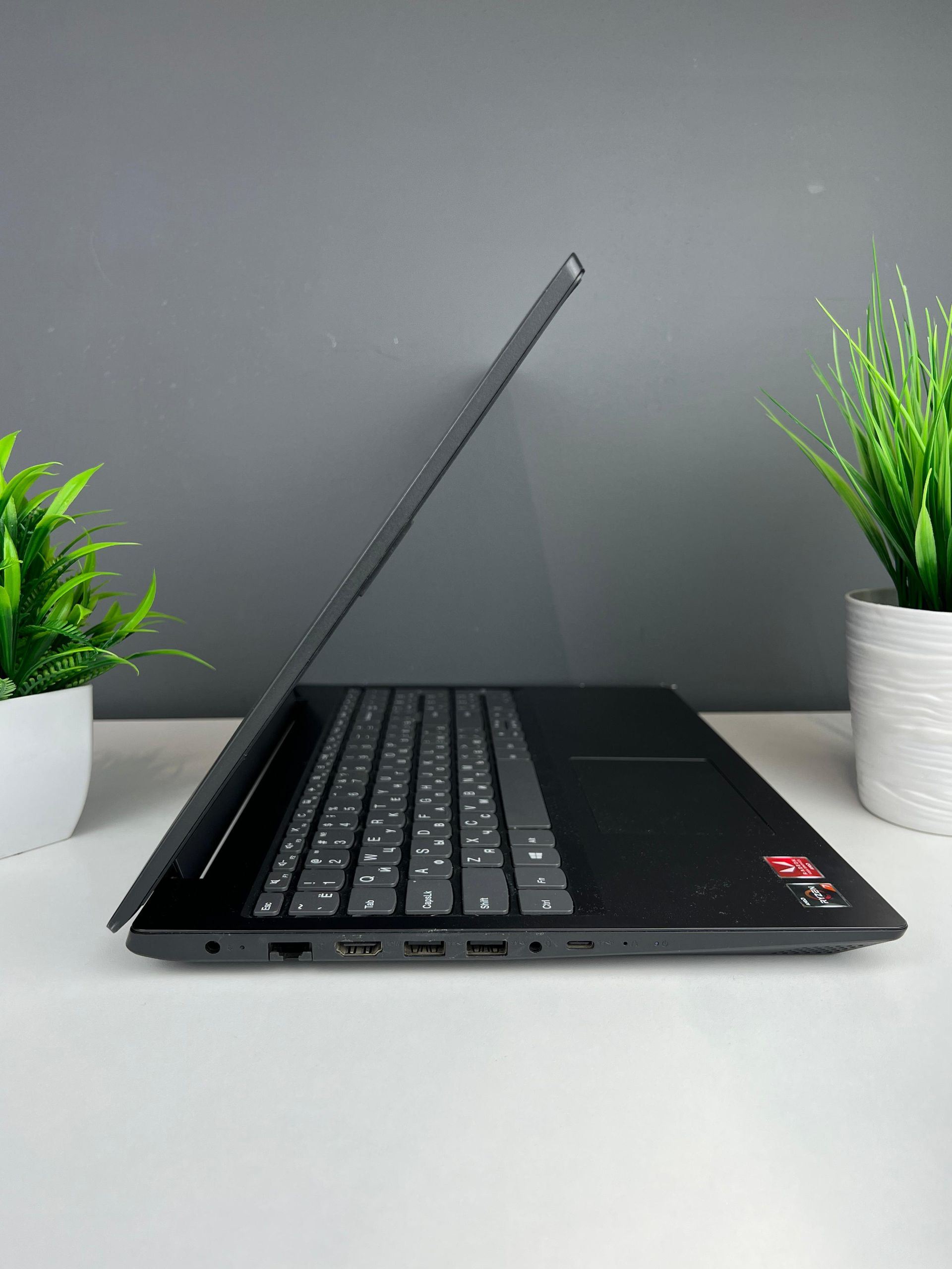 Ноутбук Lenovo ryzen 7 (3-е поколение) 2019 (8 ядер / 16 потоков) AMD Ryzen 7 3-поколение ядер 8 GB 13 дюймов