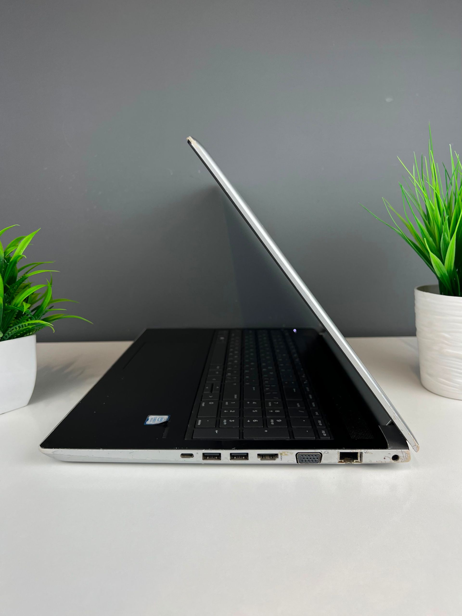 Ноутбук Hp Для работы и учебы  Intel Core i3  7-поколение  ядер 4 GB 256 GB 14 дюймов