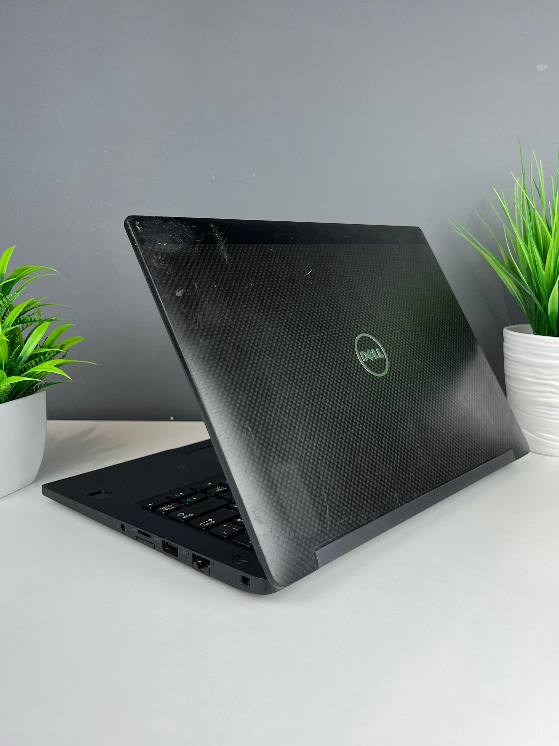 Ноутбук Dell Для работы и учебы  Intel Core i5  7-поколение  ядер 8 GB 256 GB 14 дюймов