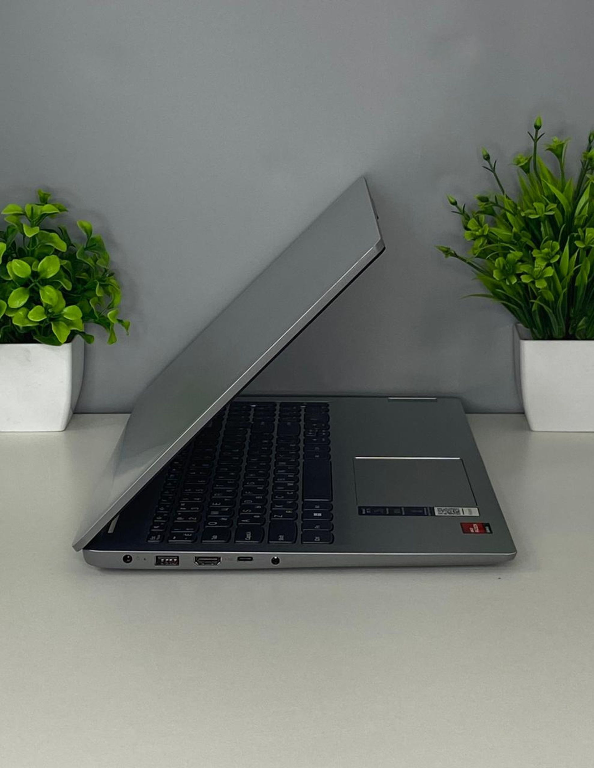 Ноутбук Lenovo ryzen 5 (5-е поколение) 2023 (6 ядер / 12 потоков) AMD Ryzen 5 5-поколение ядер 8 GB 512 GB 16 дюймов