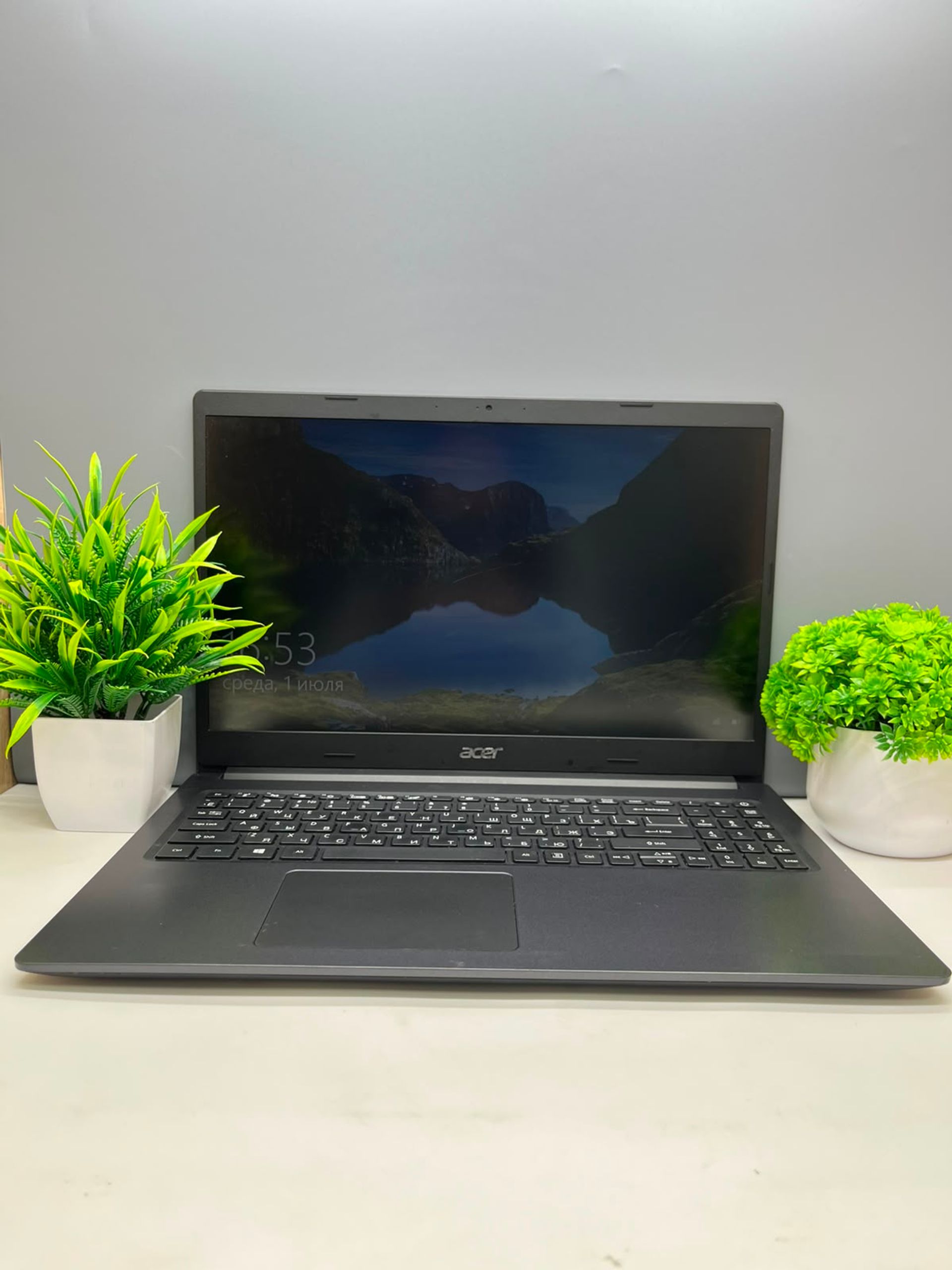 Ноутбук Acer Для работы и учебы  Intel Core i5  8-поколение  ядер 8 GB 240 GB 13 дюймов