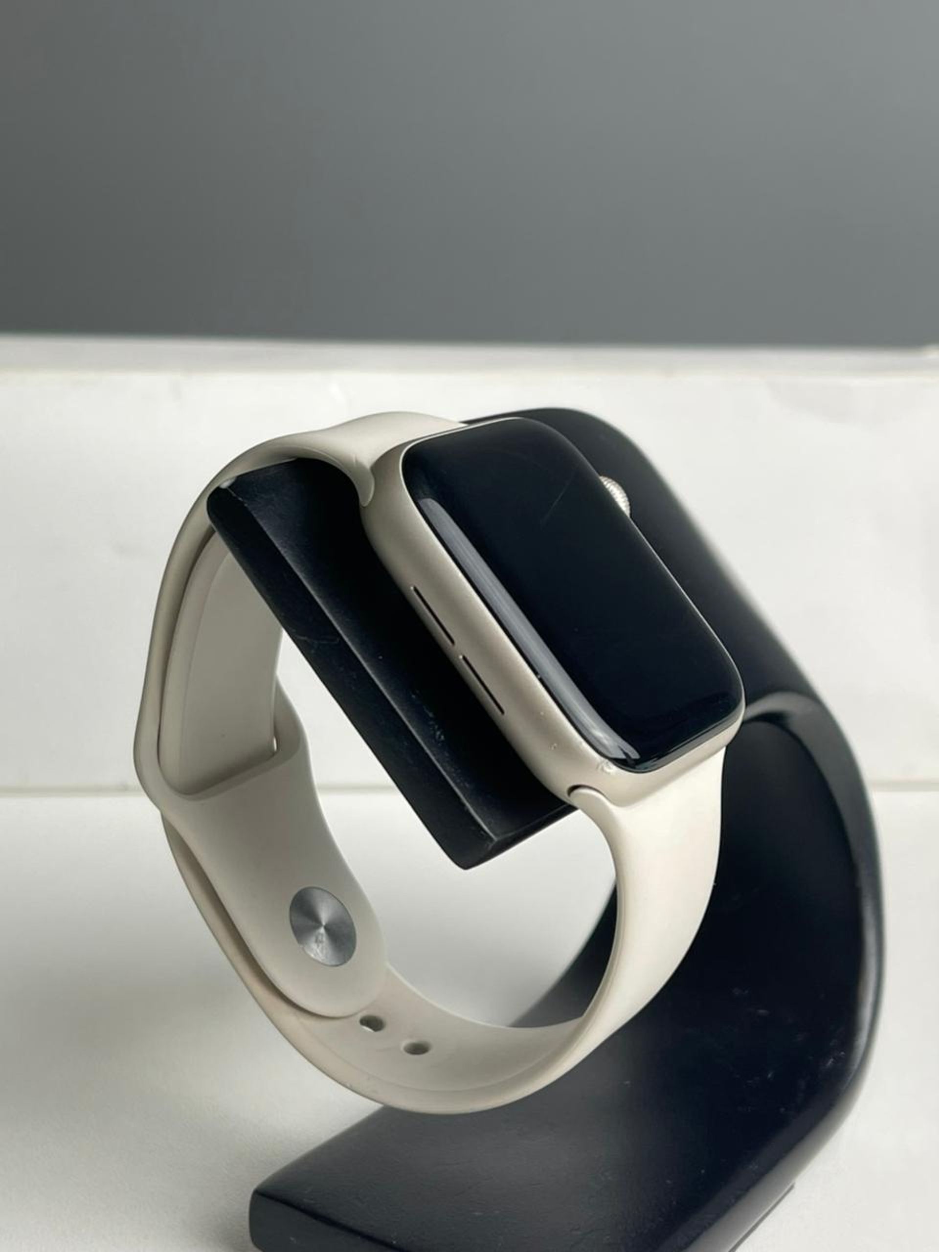 Apple Watch SE 44 мм (2е поколение)