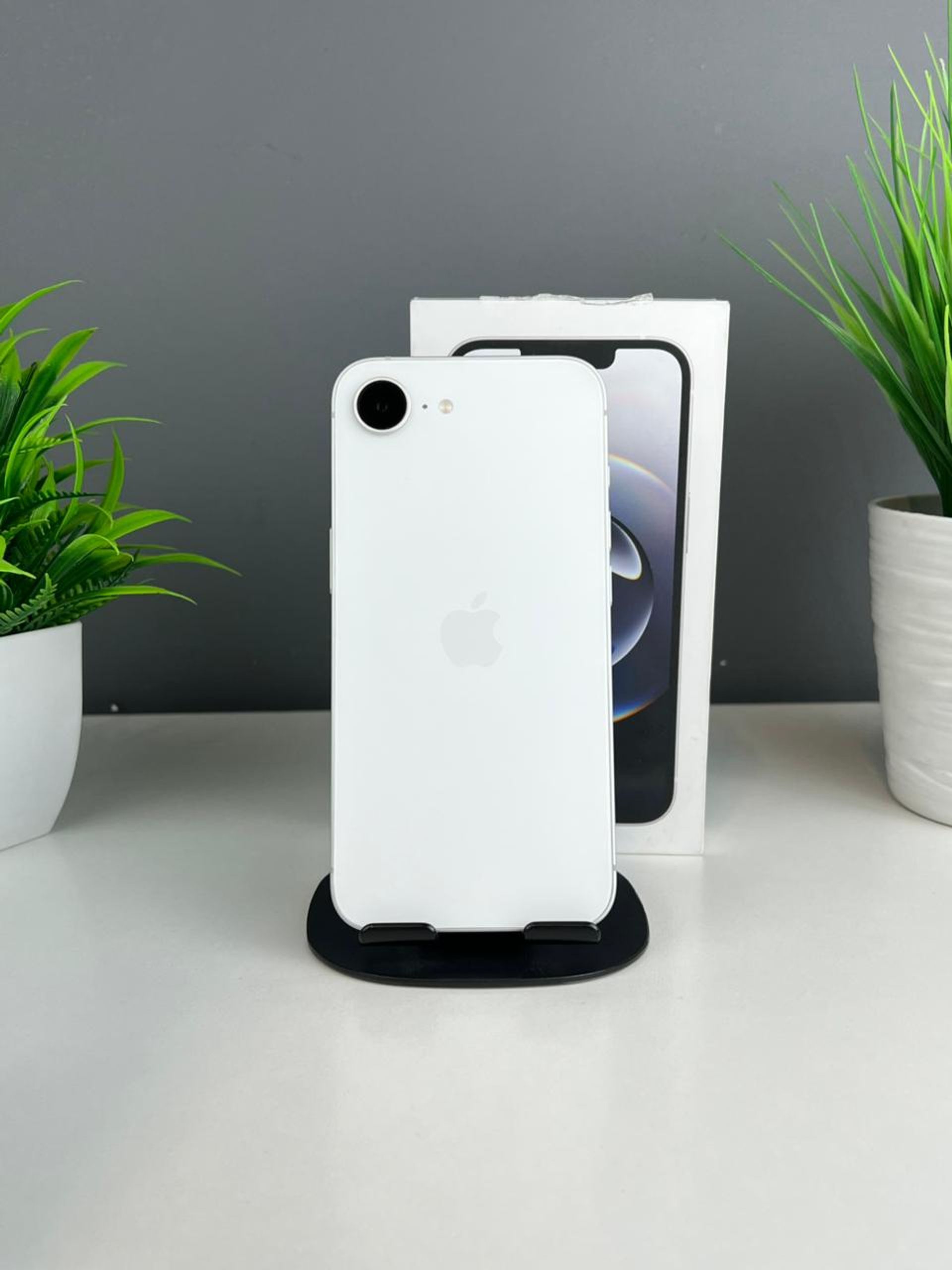 Apple iPhone 16e 128GB