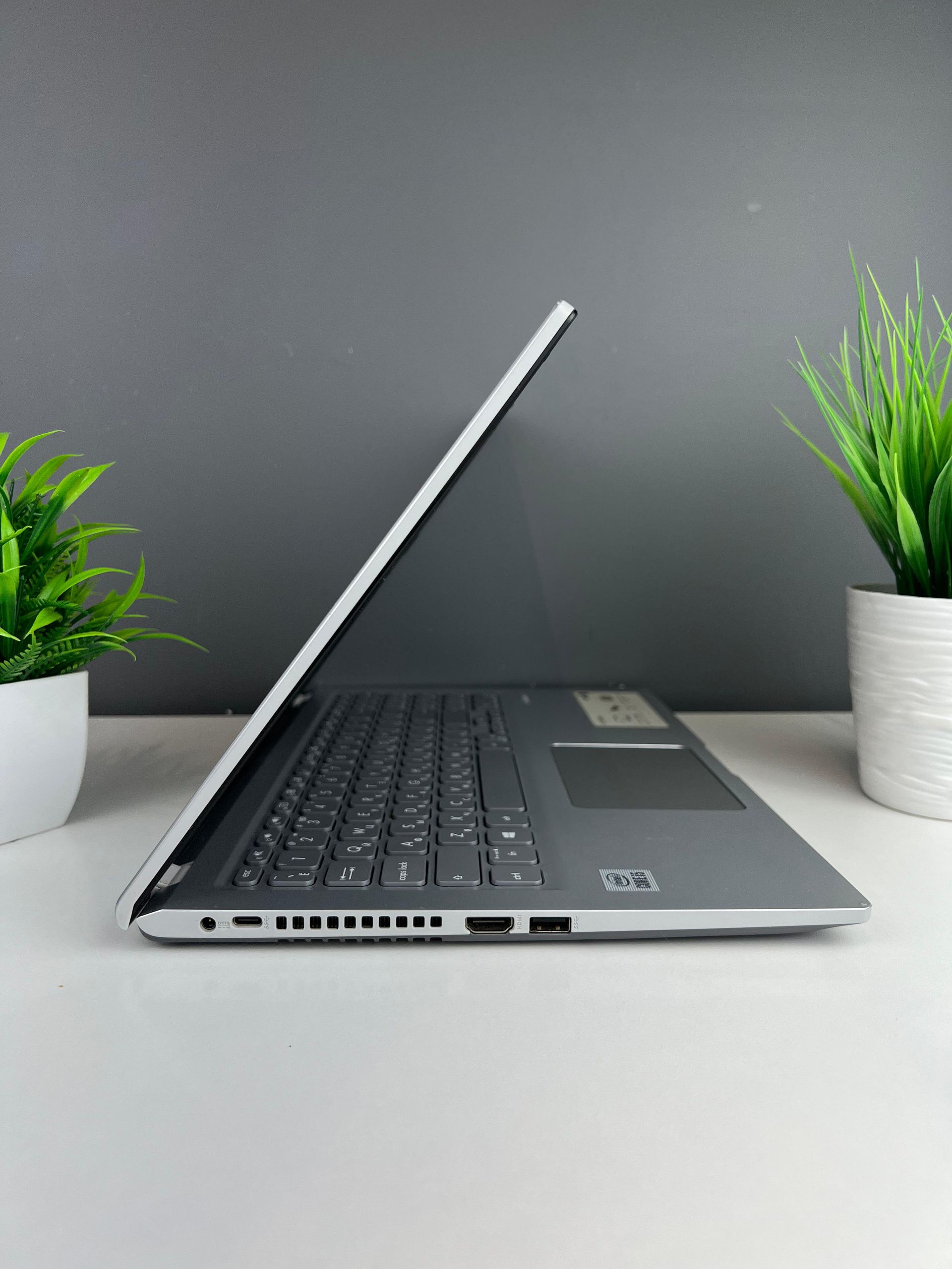 Ноутбук Asus core i5/10 пок  Intel Core i5  10-поколение  ядер 8 GB 256 GB 15 дюймов