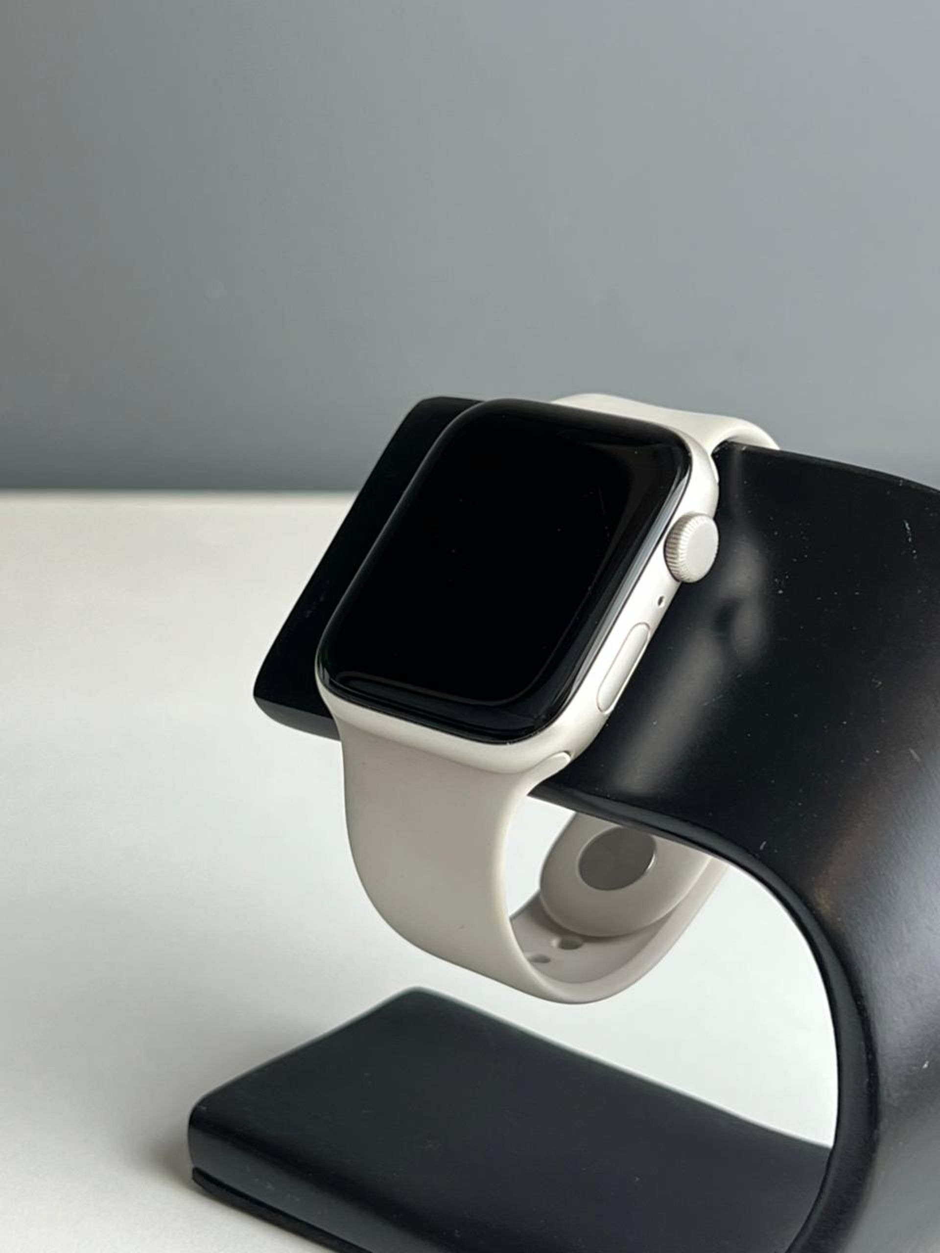 Apple Watch SE 44 мм (2е поколение)