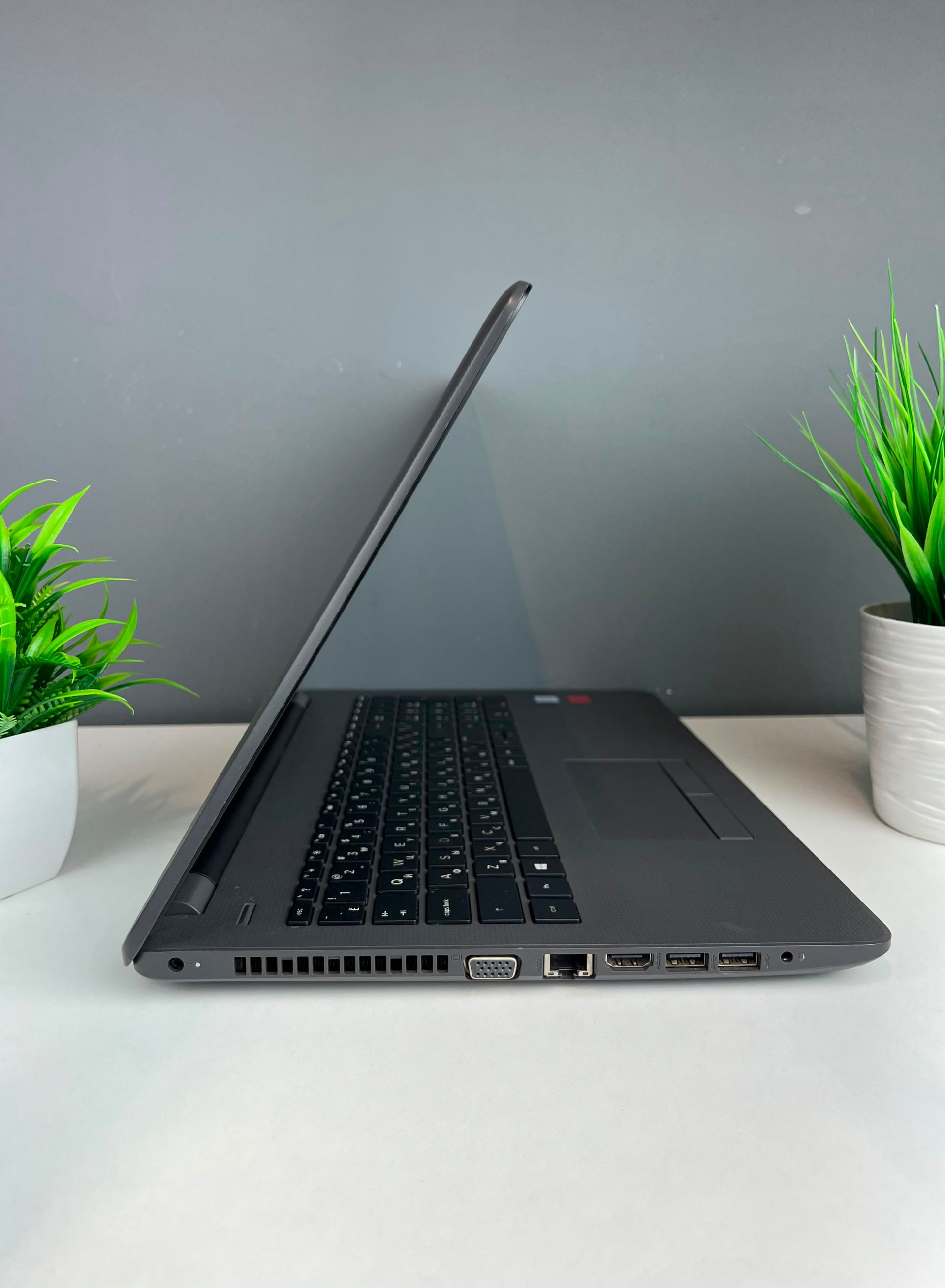 Ноутбук Hp Для работы и учебы  Intel Core i3  6-поколение  ядер 4 GB 500 GB 14 дюймов