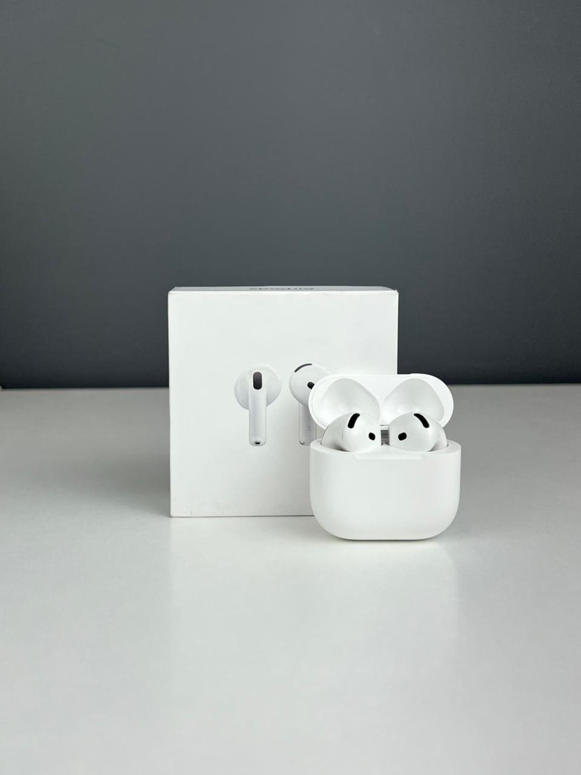 AirPods 4 series