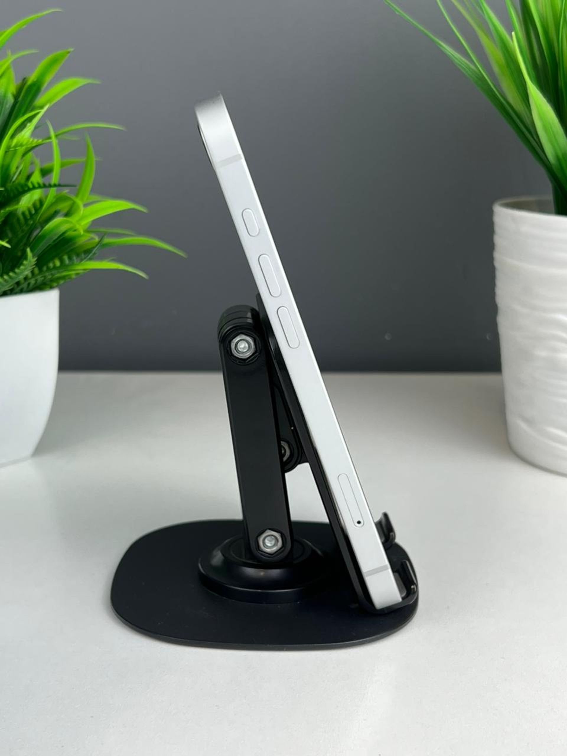 Apple iPhone 16e 128GB