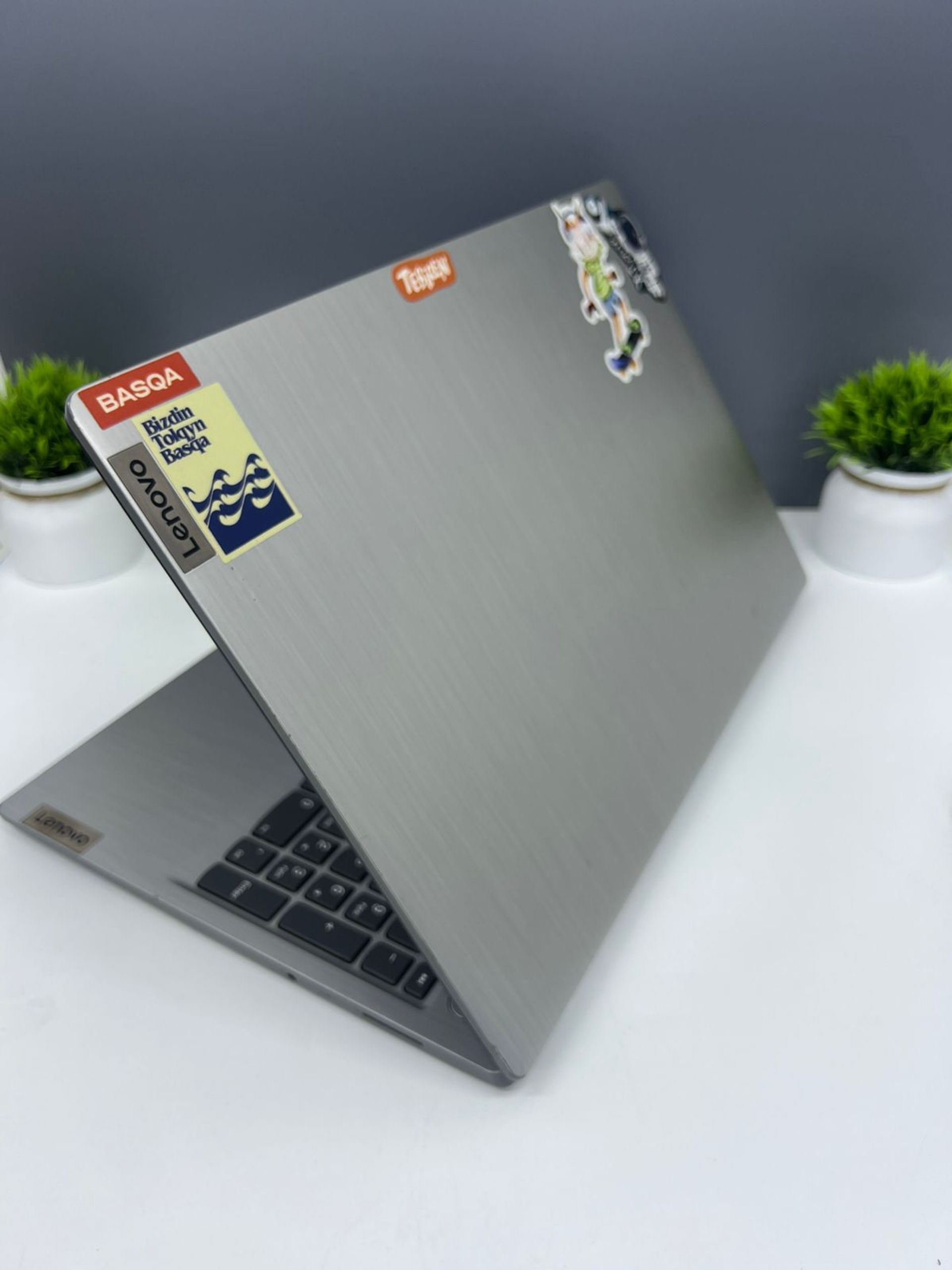 Ноутбук Lenovo ryzen 5 (4-е поколение) 2020-2022 (6 ядер / 12 потоков) AMD Ryzen 5 4-поколение ядер 16 GB 512 GB 15 дюймов