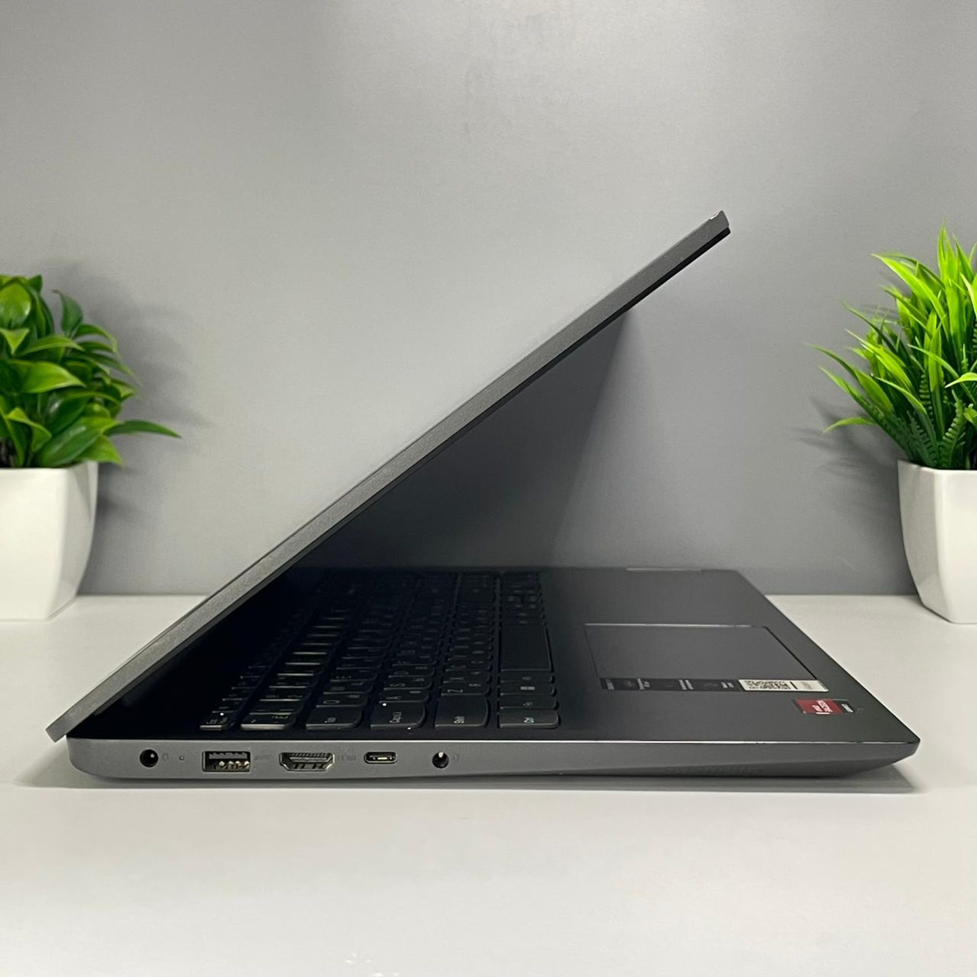 Ноутбук Lenovo ryzen 3 (5-е поколение) 2023-2024 (4 ядер / 8 потоков) AMD Ryzen 3 5-поколение ядер 8 GB 256 GB 16 дюймов