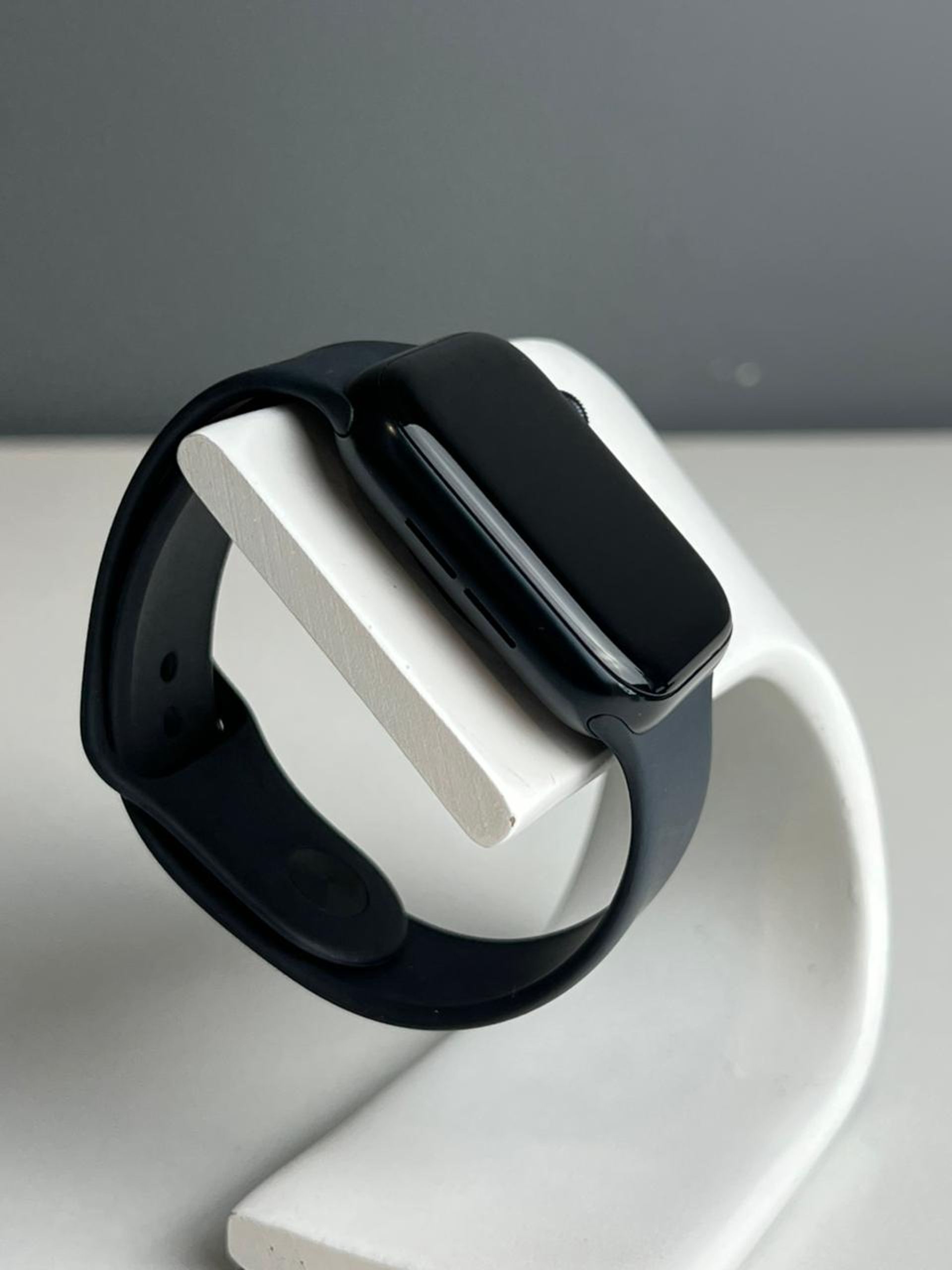 Apple Watch SE 44 мм (2е поколение)