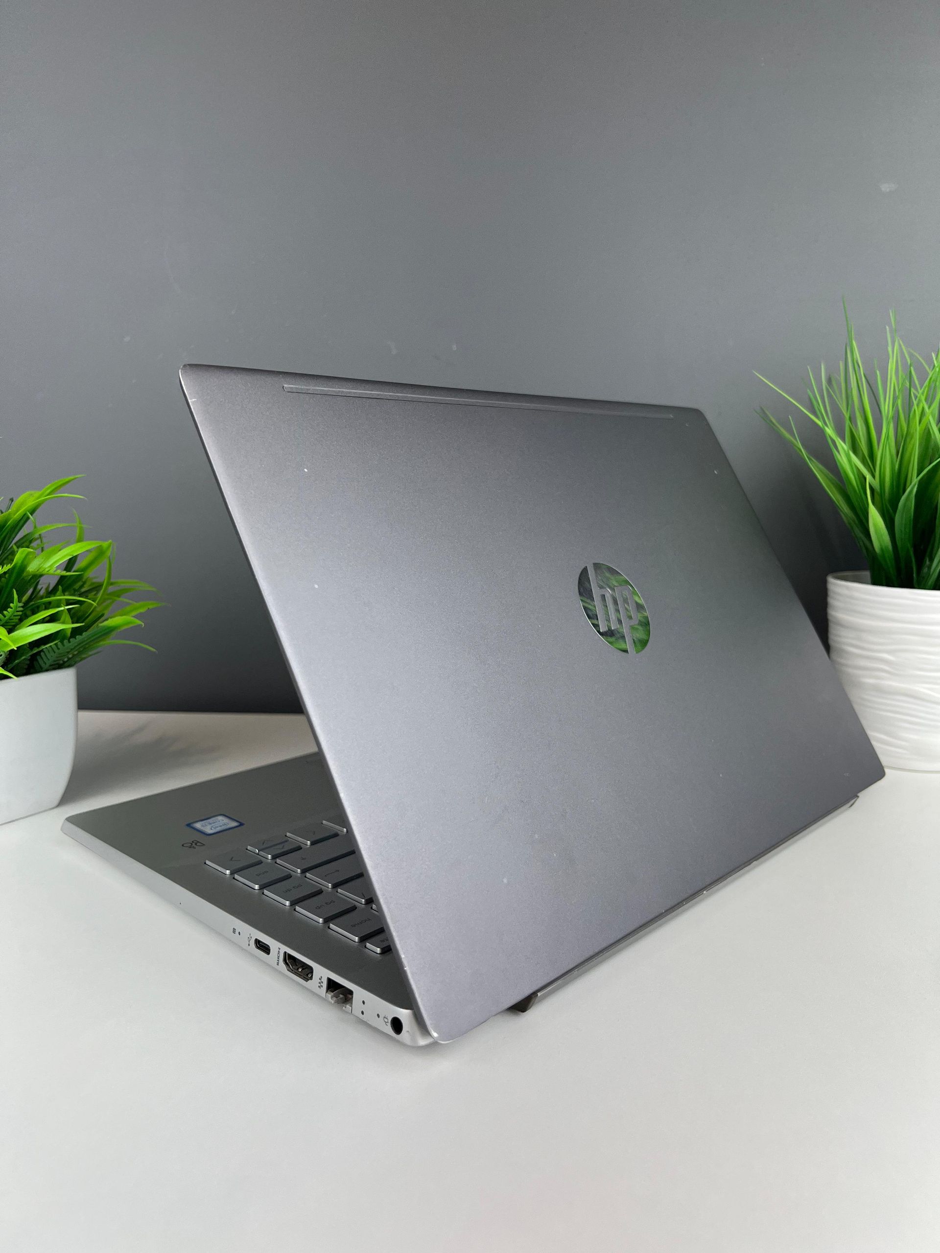 Ноутбук Hp Для работы и учебы  Intel Core i3  8-поколение  ядер 8 GB 256 GB 14 дюймов
