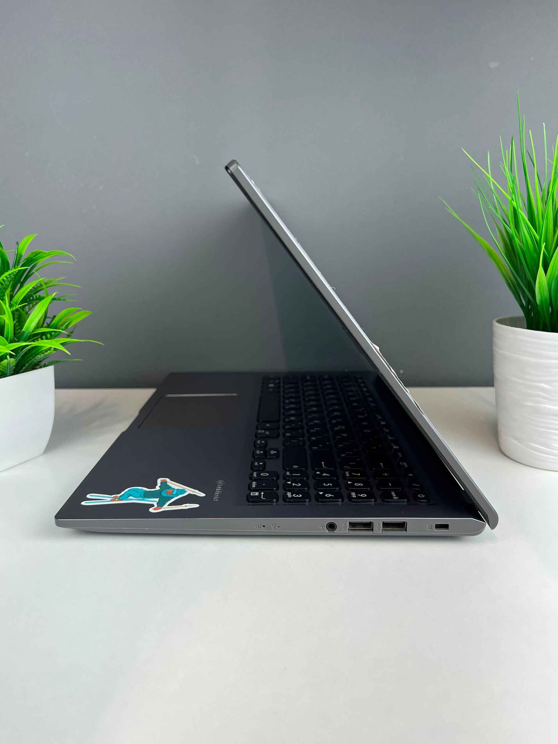 Ноутбук Acer core i3/10-пок  Intel Core i3  10-поколение  ядер 8 GB 256 GB 15 дюймов