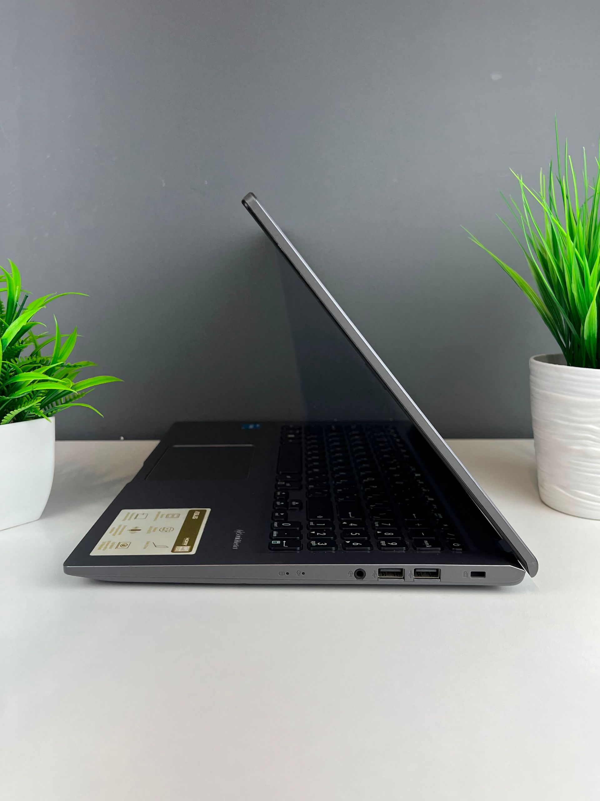 Ноутбук Asus Для работы и учебы  Intel Core i3  11-поколение  ядер 12 GB 256 GB 13 дюймов
