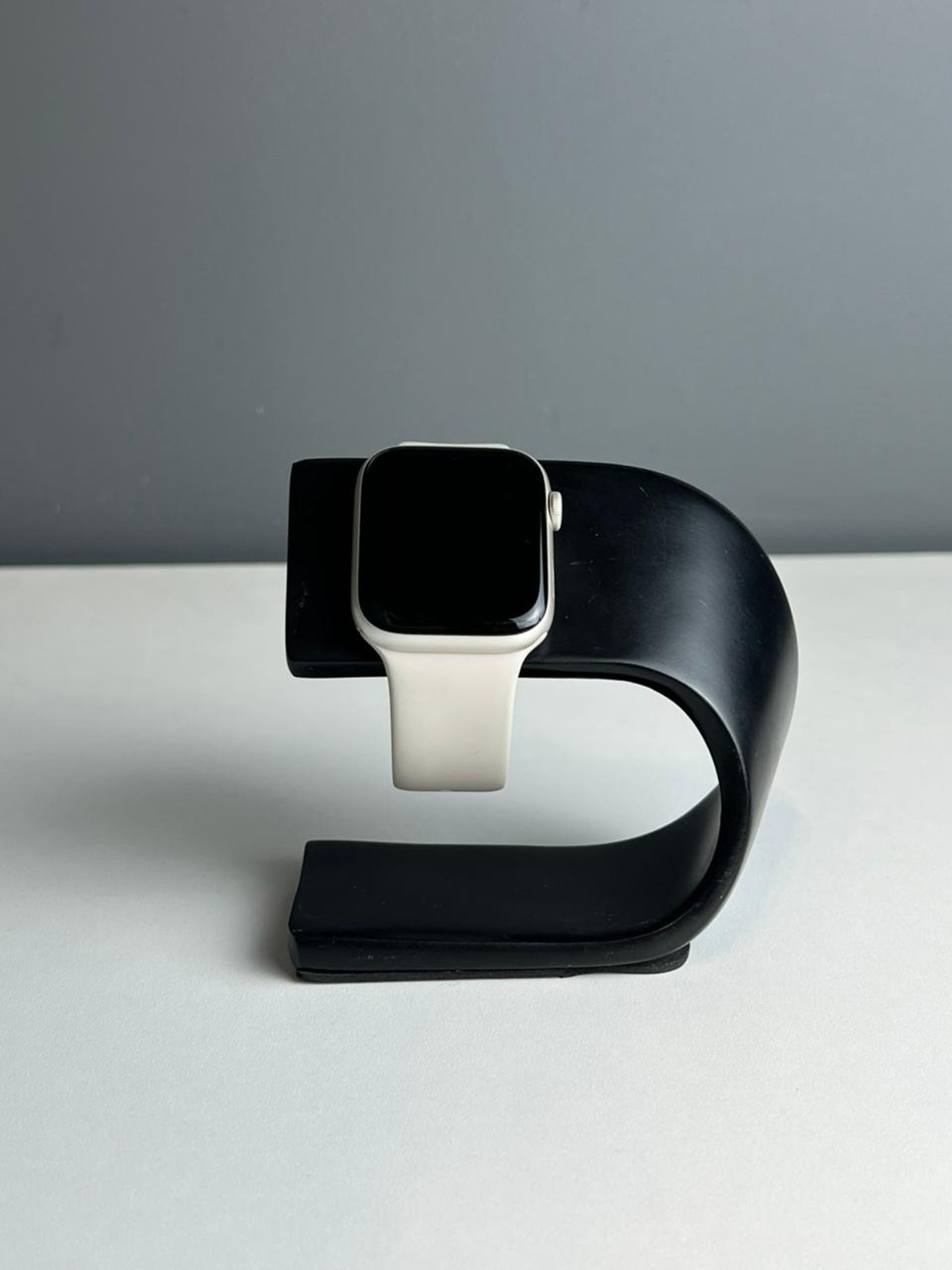 Apple Watch SE 44 мм (2е поколение)