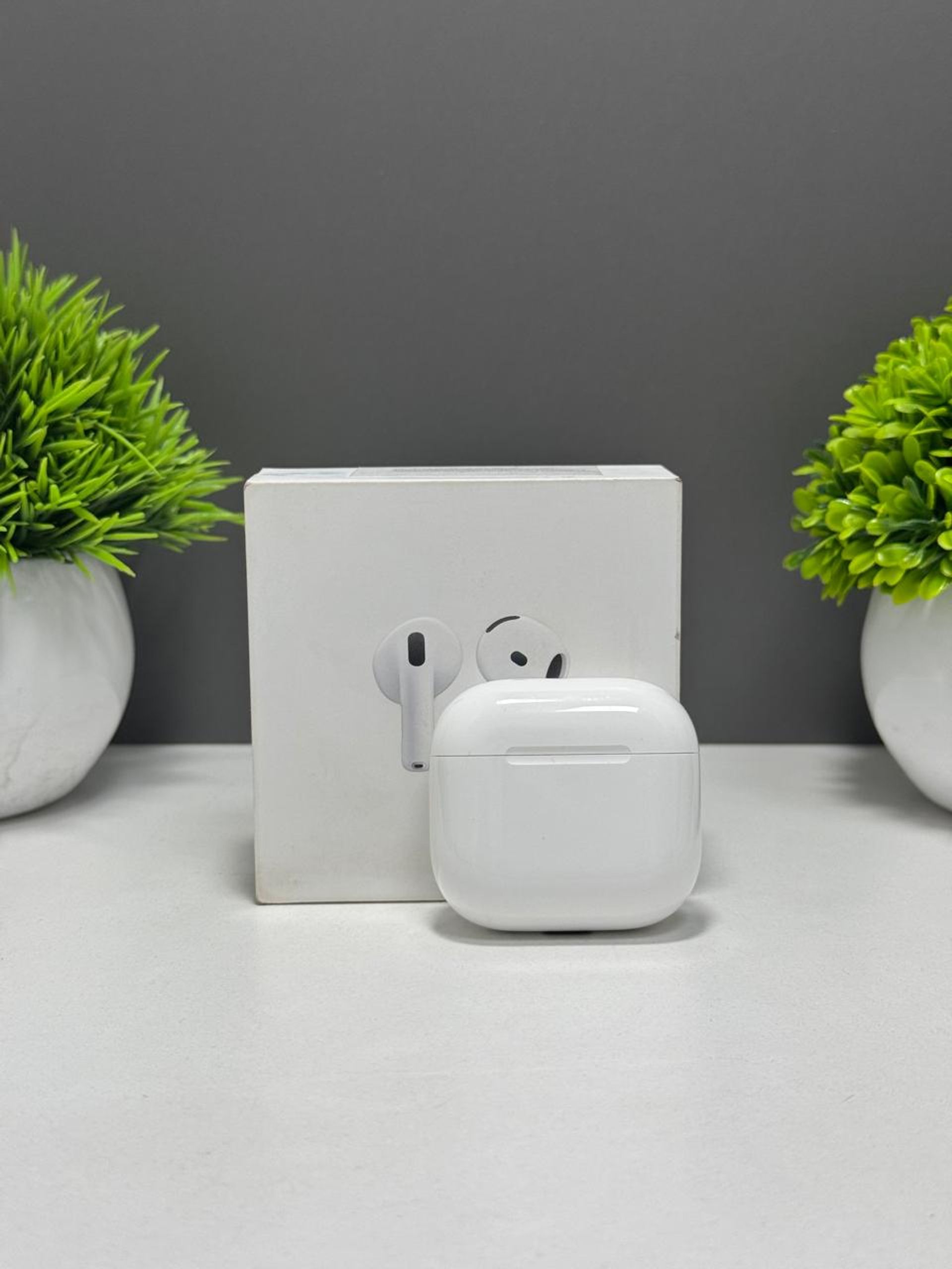 AirPods 4 series