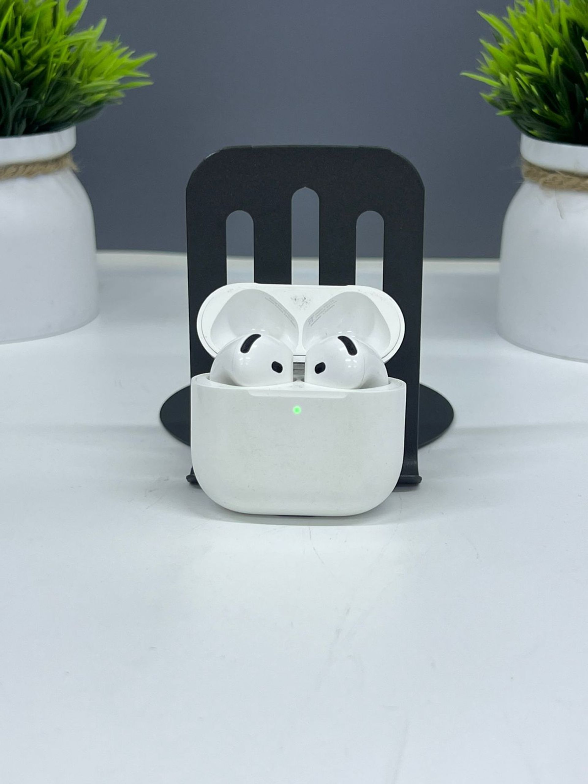 Apple AirPods 4 series