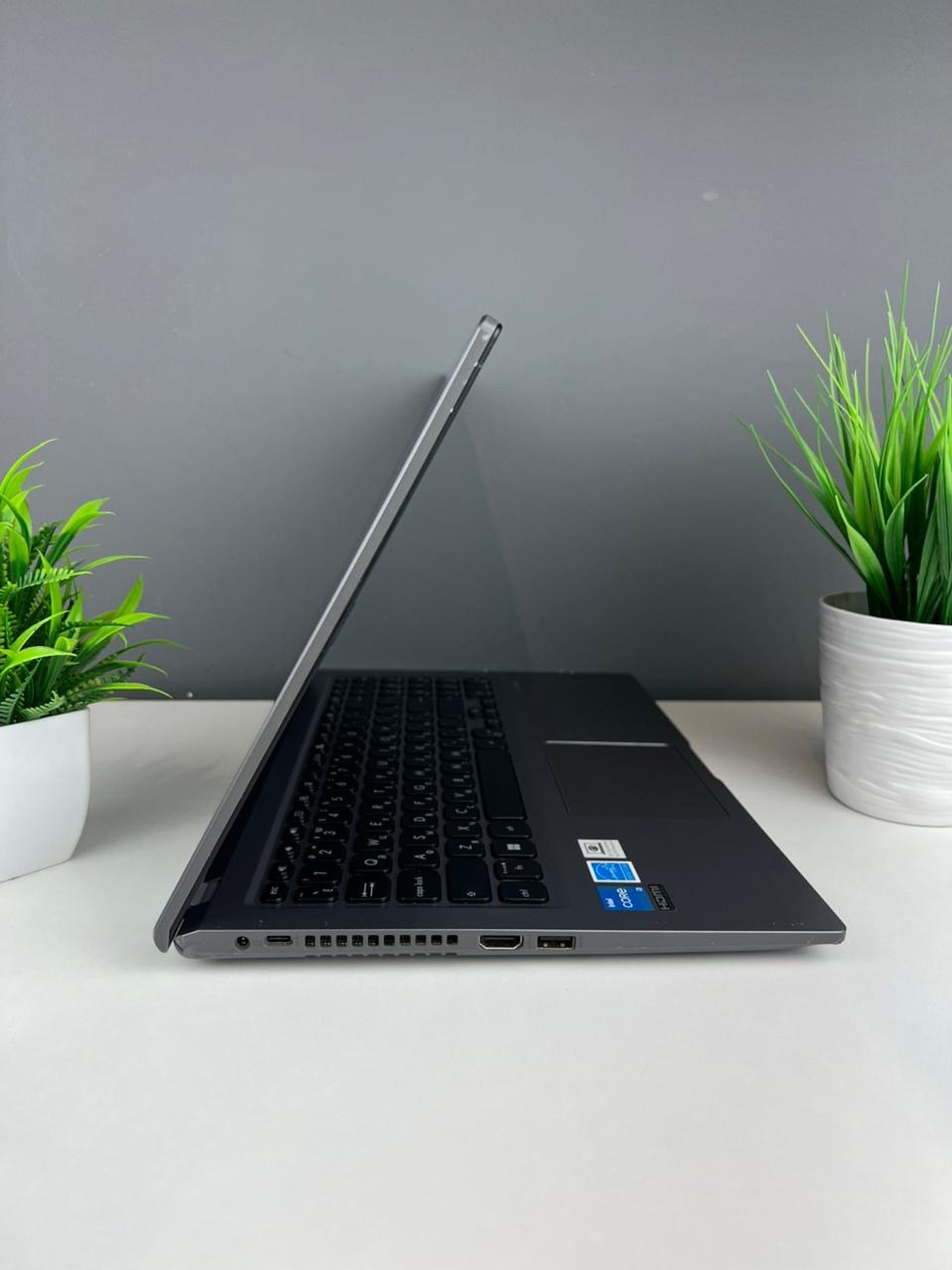 Ноутбук Asus core i3/11-пок  Intel Core i3  11-поколение  ядер 8 GB 500 GB 15 дюймов