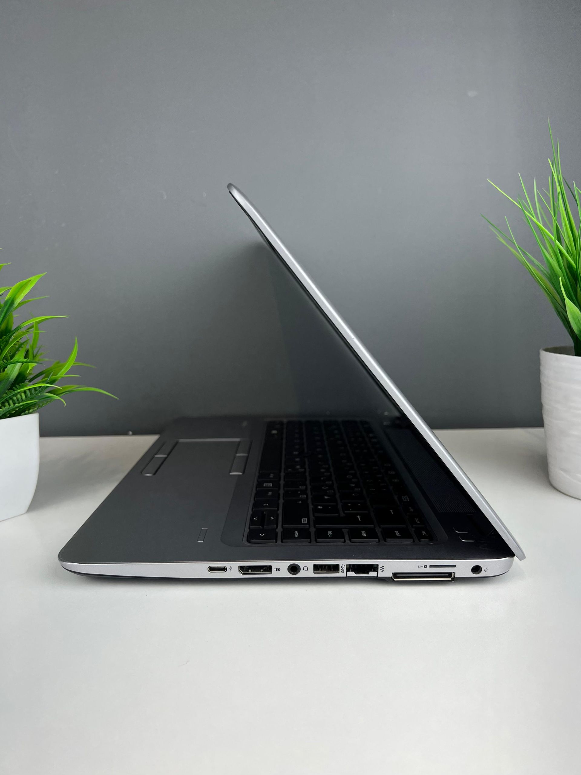 Ноутбук Hp core i7/7 пок  Intel Core i7  6-поколение  ядер 8 GB 256 GB 14 дюймов