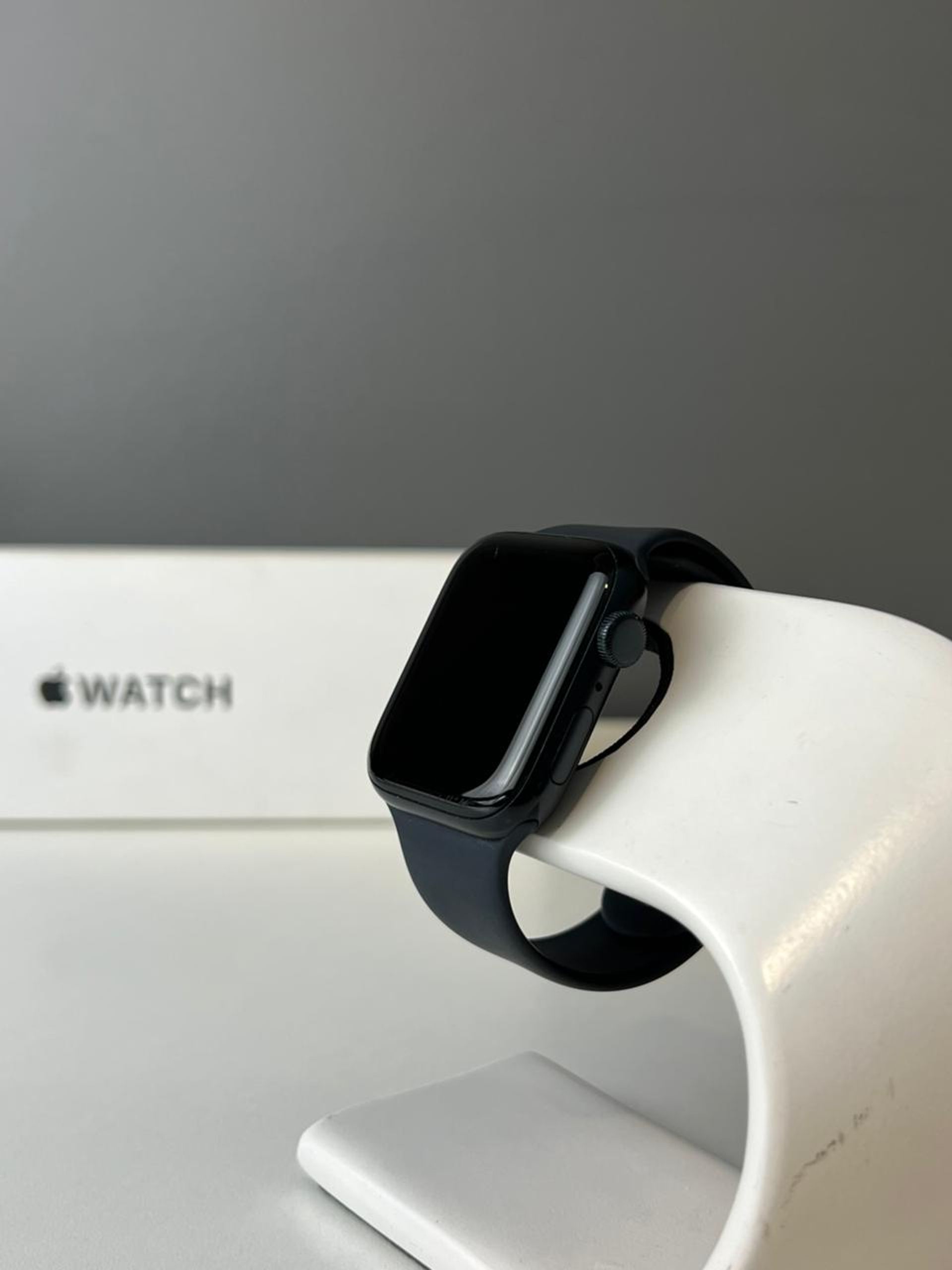 Apple Watch SE 44 мм (2е поколение)