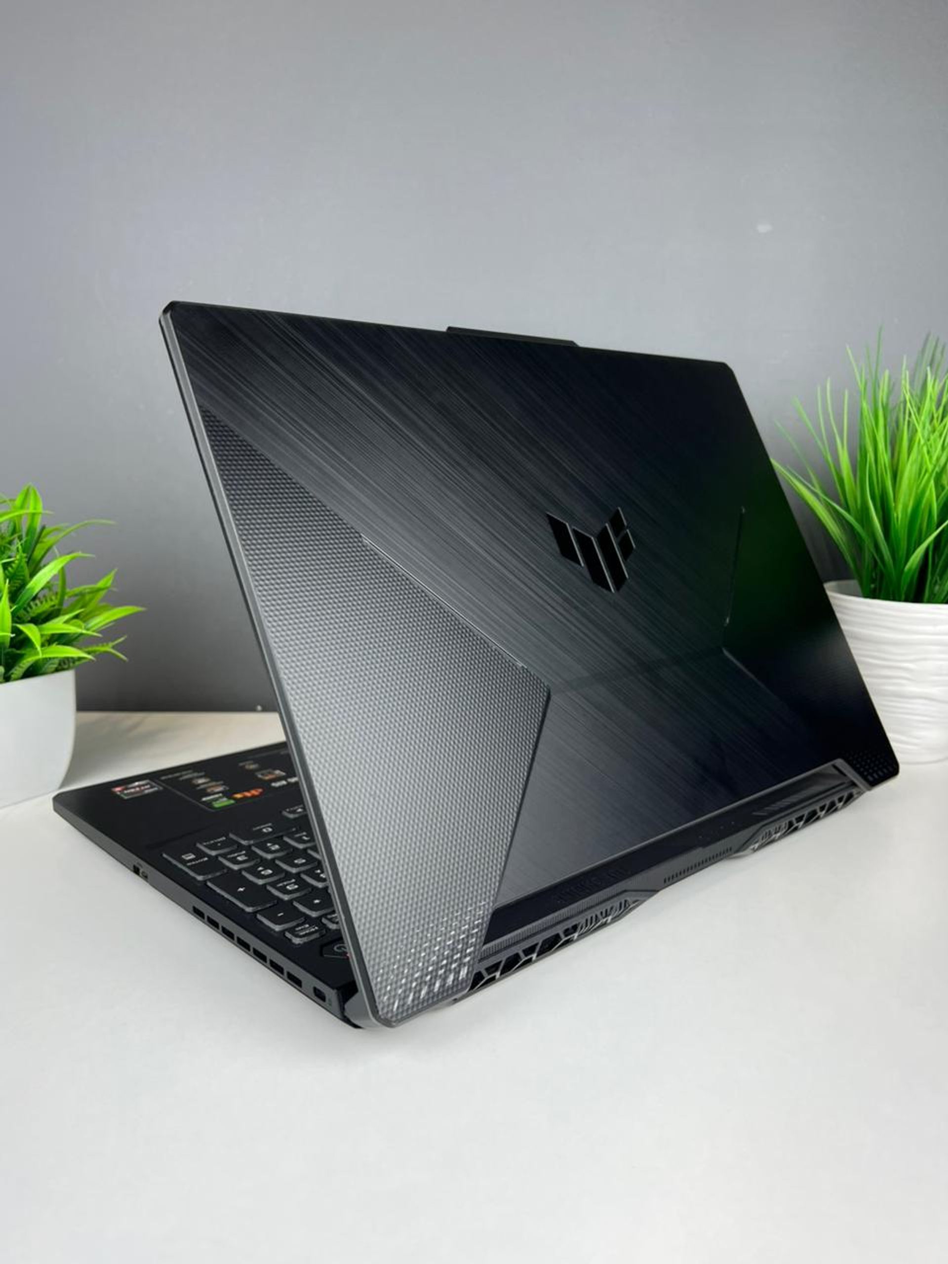 Asus Ryzen 5 (5-е поколение) 2023 (6 ядер / 12 потоков)