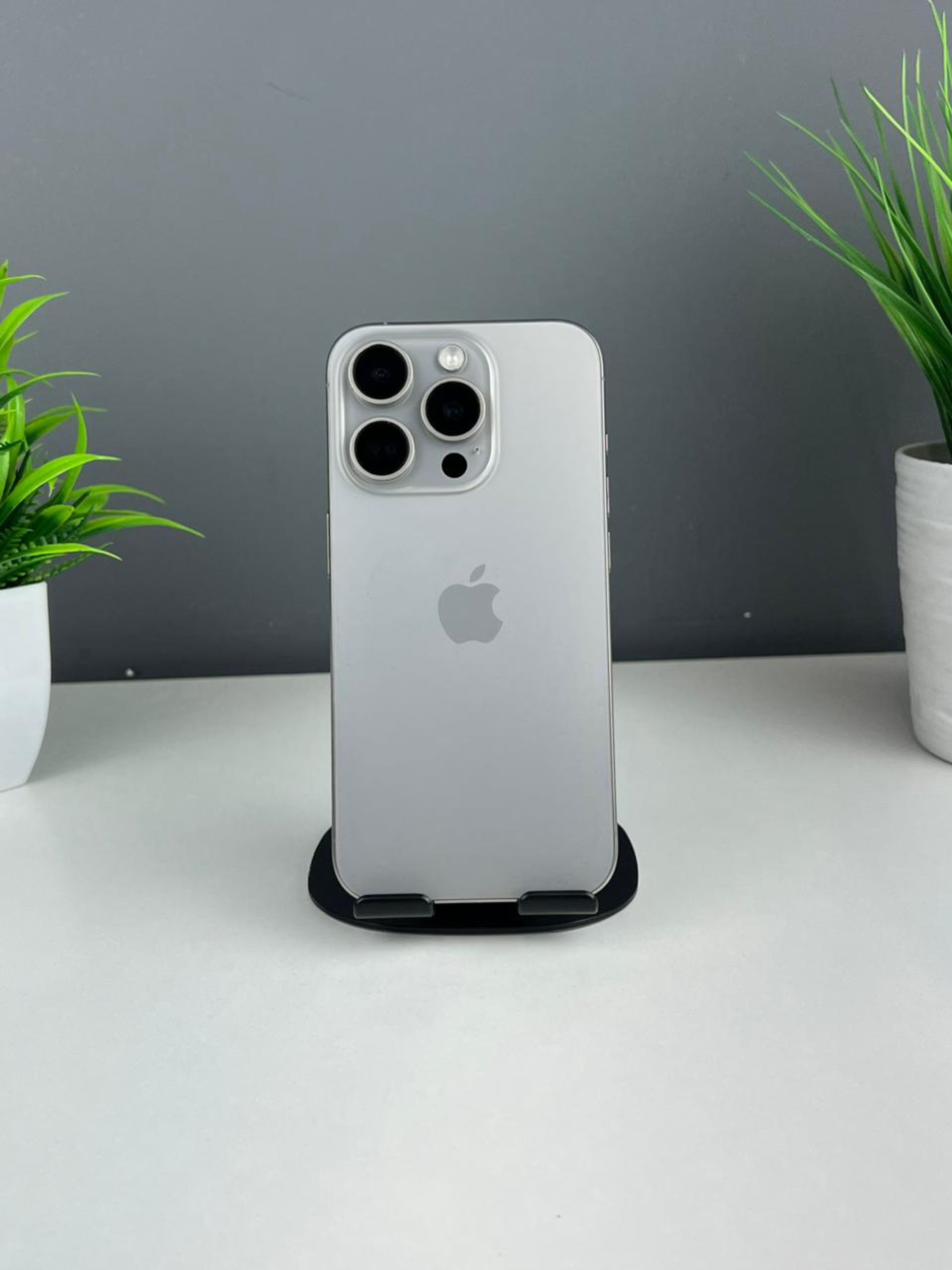 Apple iPhone 15 Pro 256GB - фото_0