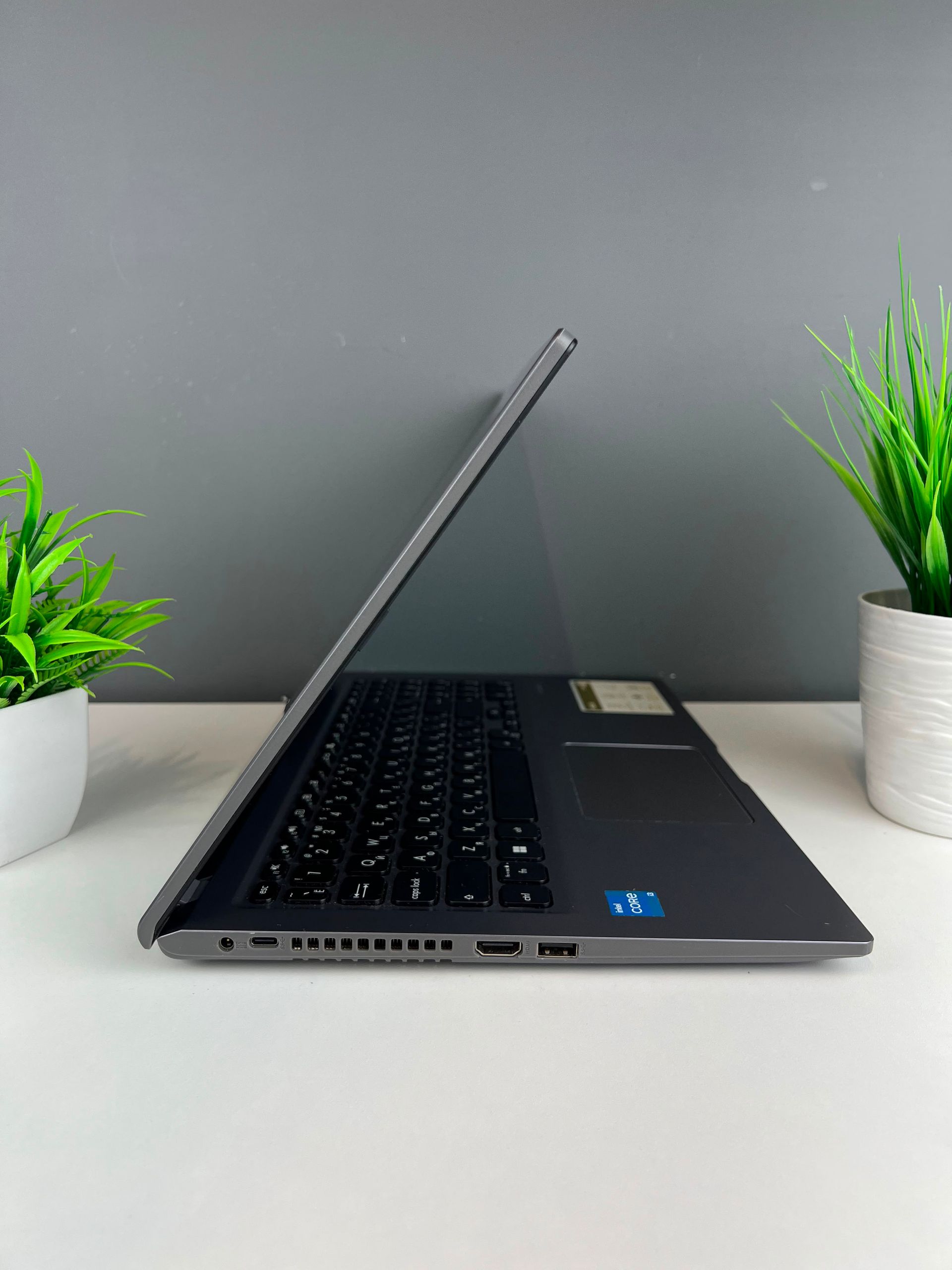 Ноутбук Asus core i3/11-пок  Intel Core i3  11-поколение  ядер 8 GB 15.4 дюймов