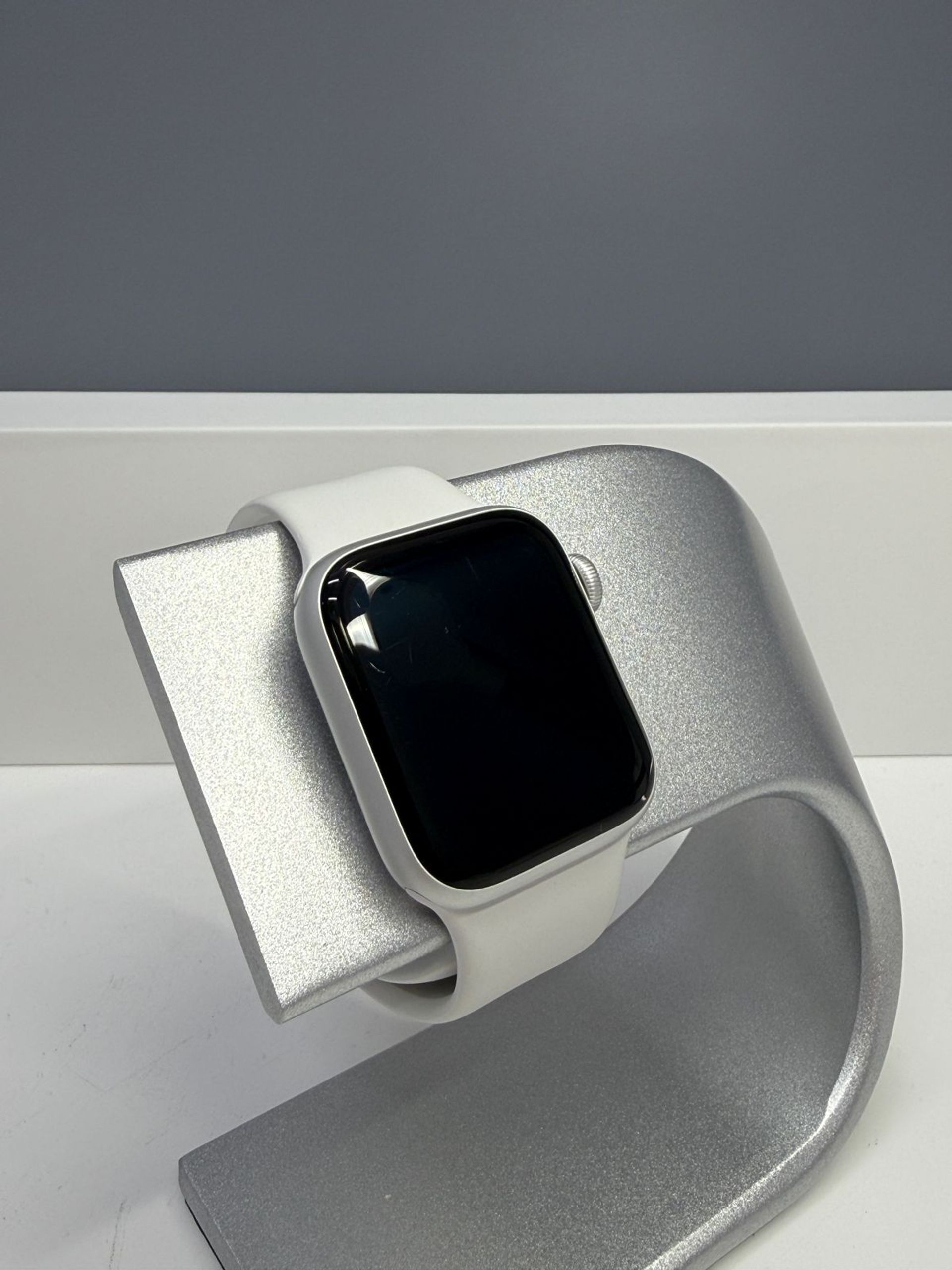 Apple Watch SE 40 мм (2е поколение)