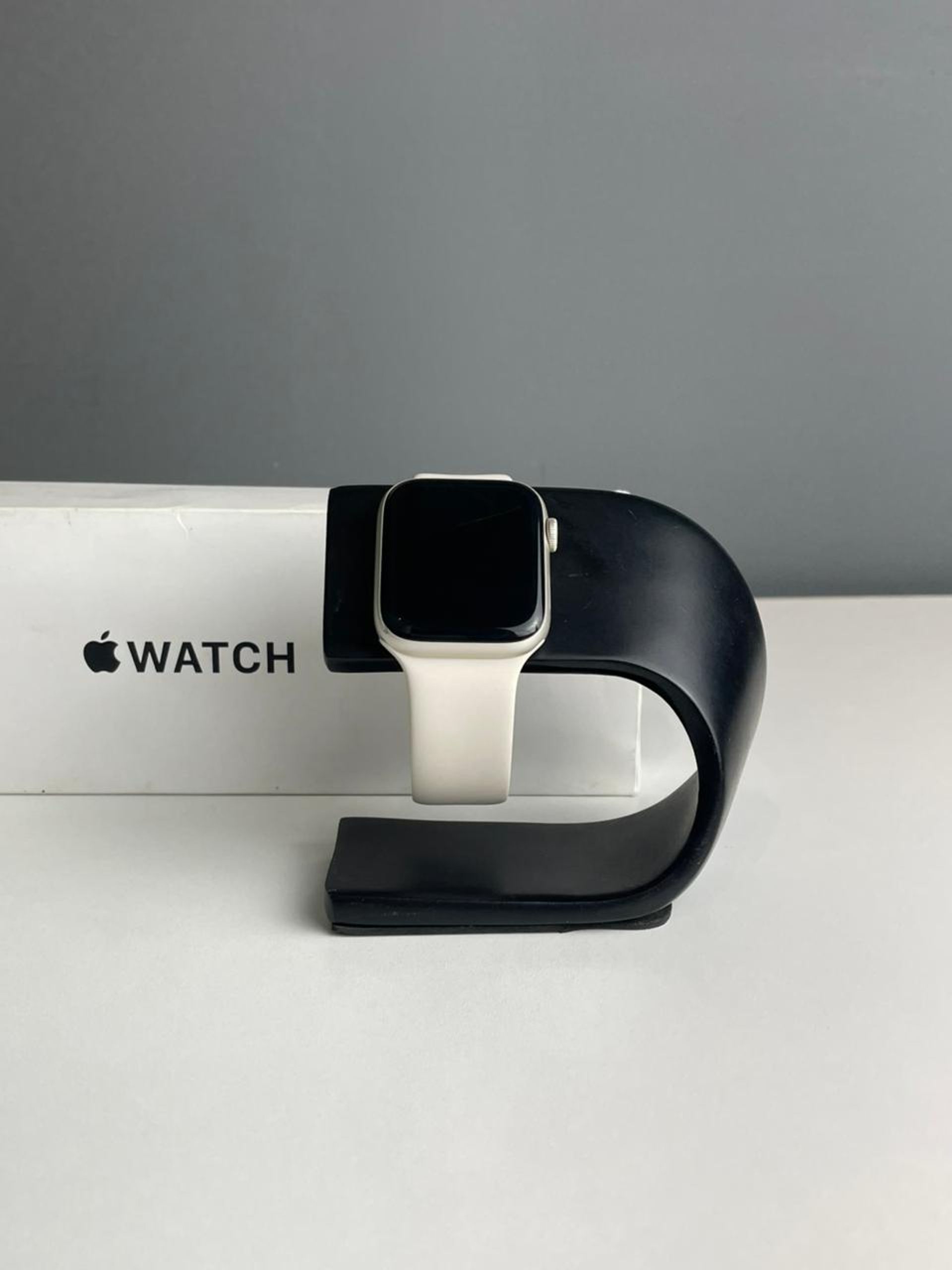 Apple Watch SE 44 мм (2е поколение)