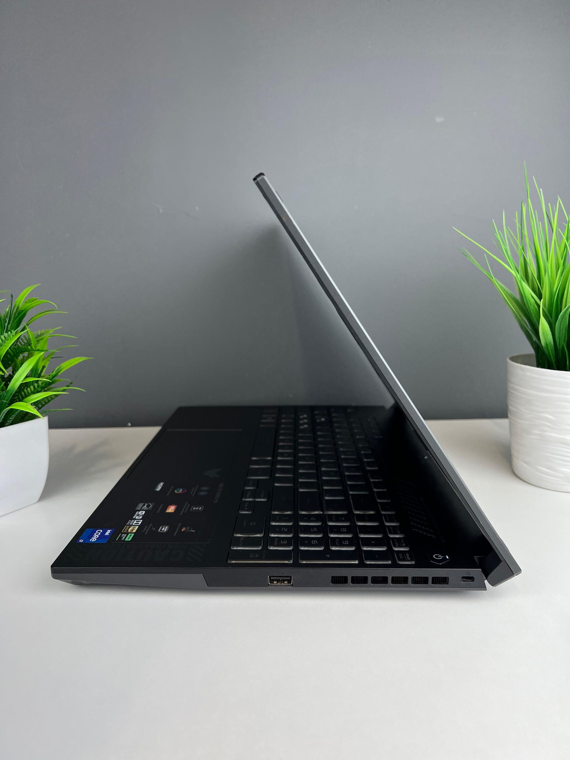 Ноутбук Asus core i7/12 пок  Intel Core i7  10-поколение  ядер 16 GB