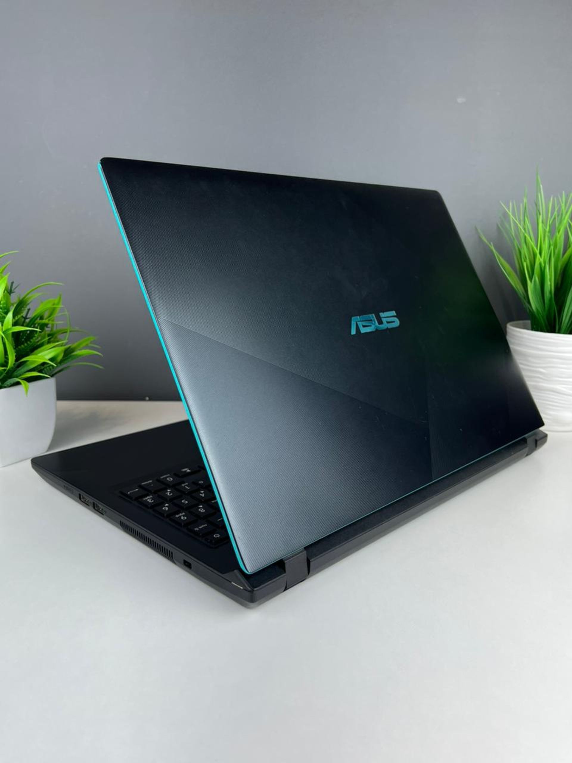 Ноутбук Asus core i5/8 пок  Intel Core i5  8-поколение  ядер 8 GB