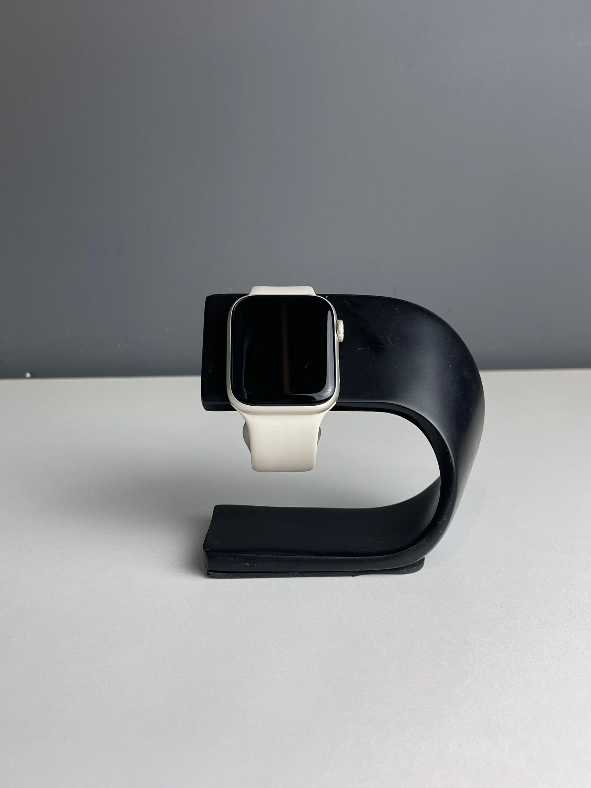 Apple Watch SE 44 мм (2е поколение)