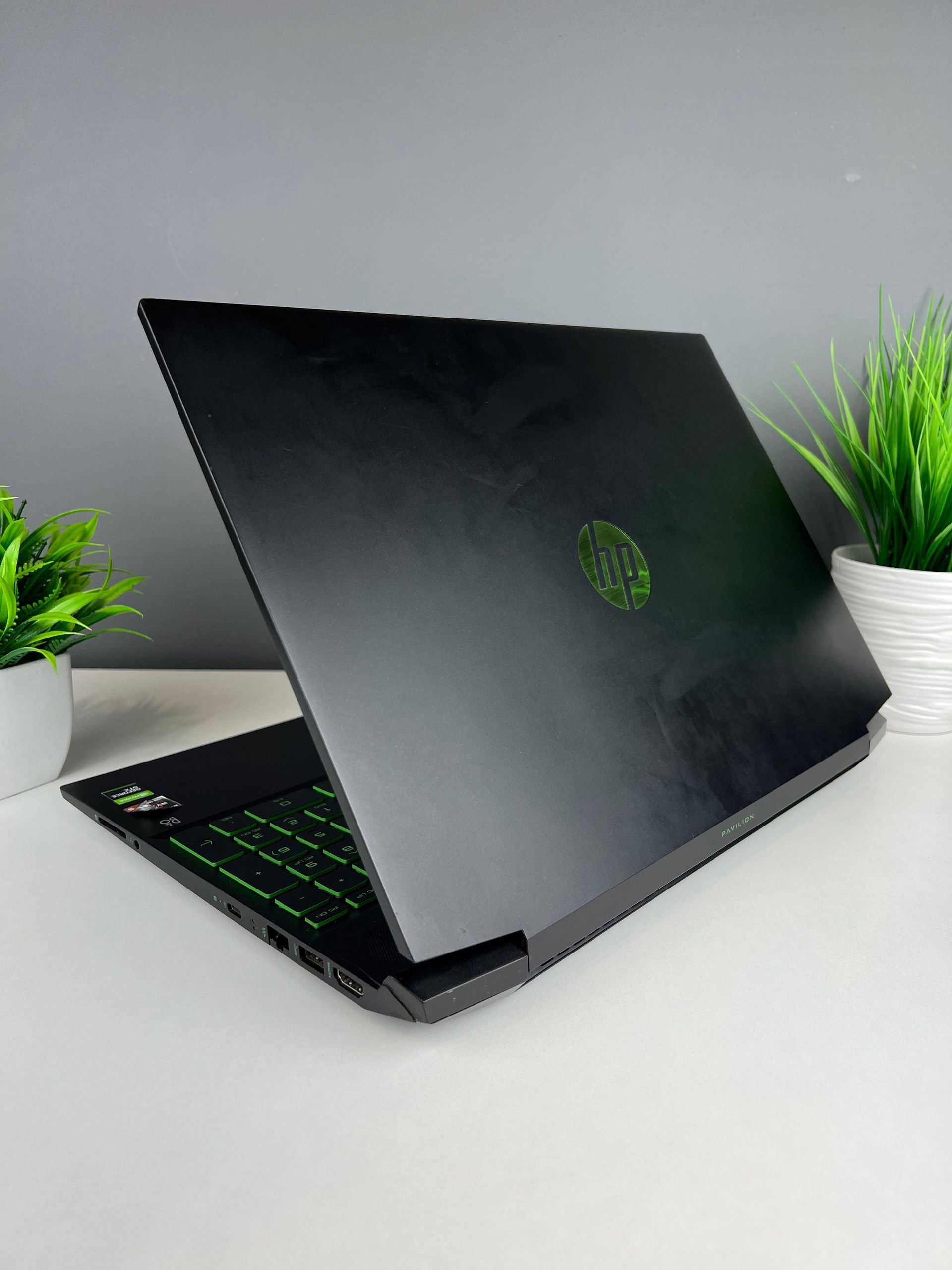 Ноутбук Hp Игровой AMD Ryzen 5 4-поколение ядер 8 GB 512 GB 16 дюймов